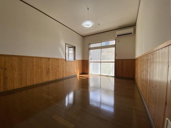 ﾊﾟﾚｽL&L 部屋画像