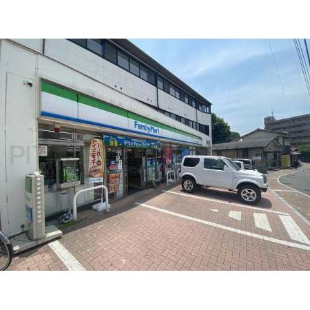 プレステージ美里 周辺環境写真1 ファミリーマートJR教育大前駅店：622m