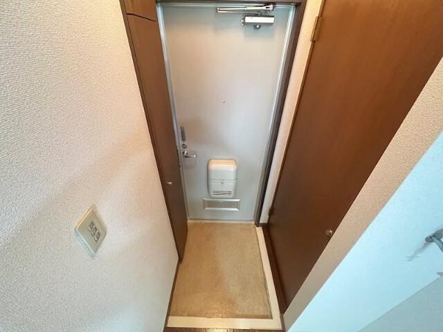 ケイエムコート教育大前Ⅰ 玄関