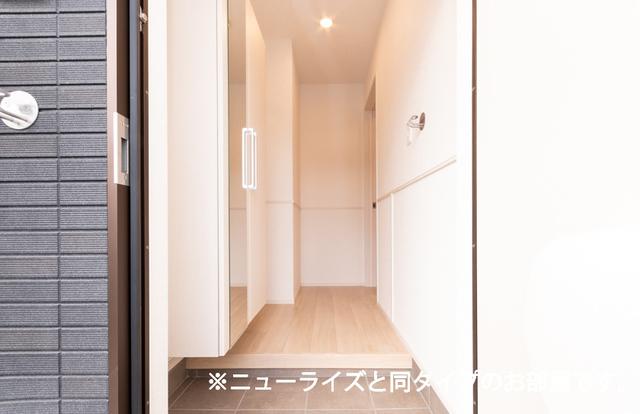 プロスペリティ岡垣Ⅱ（107） 玄関