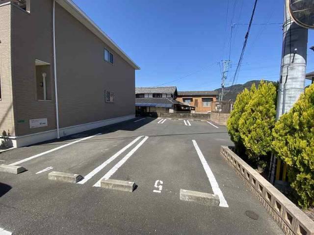 グリシーヌＡ（102） 駐車場