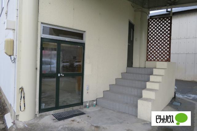 中町 貸事務所 玄関