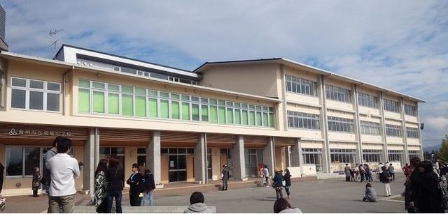 真城小学校：750m