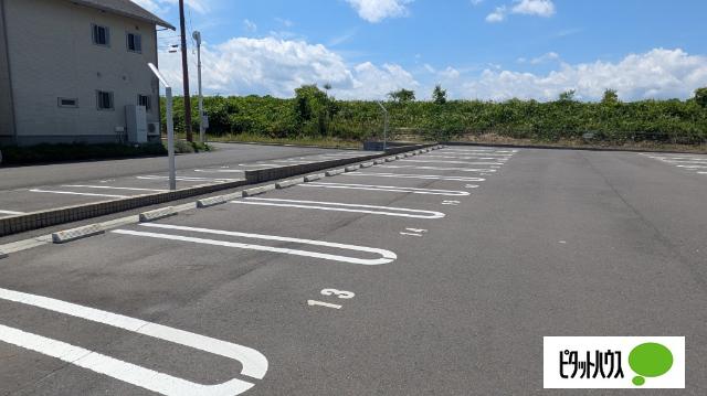 Ｄ−ｒｏｏｍ姉体（102） 駐車場