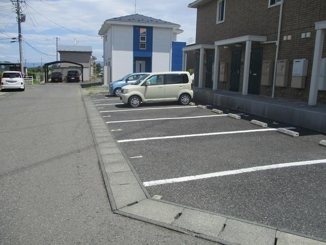 ファミールよこみち（102） 駐車場
