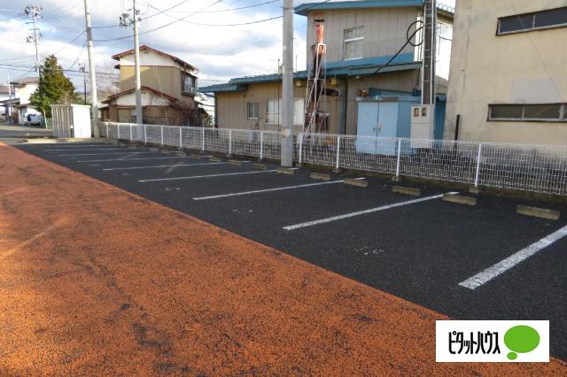水沢ステーションアベニューF棟（202） 駐車場