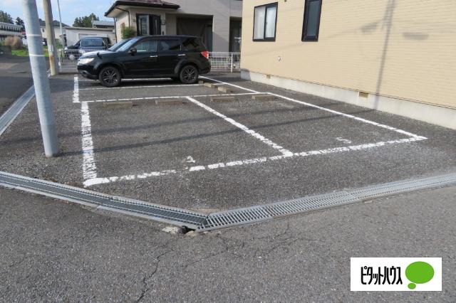 サンパティークＤ棟（102） 駐車場