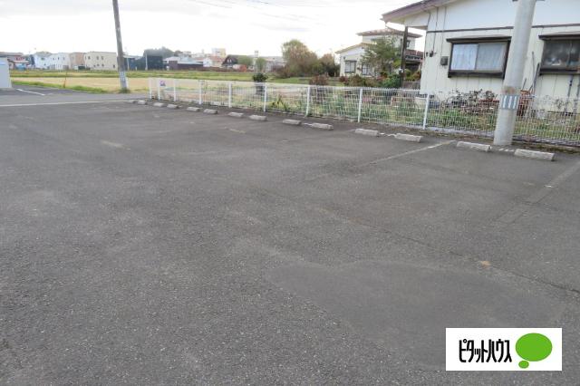 ファンハウス レンテ（202） 駐車場