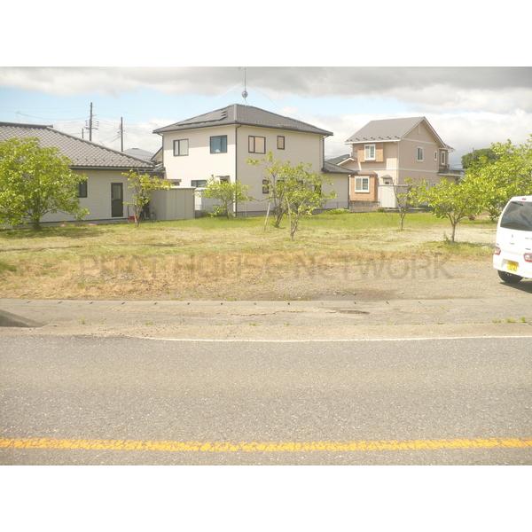 道路側から入り口を撮影