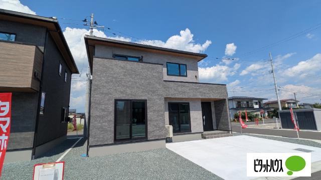 奥州市 水沢佐倉河字川原田　２号棟２階建４ＬＤＫ 外観