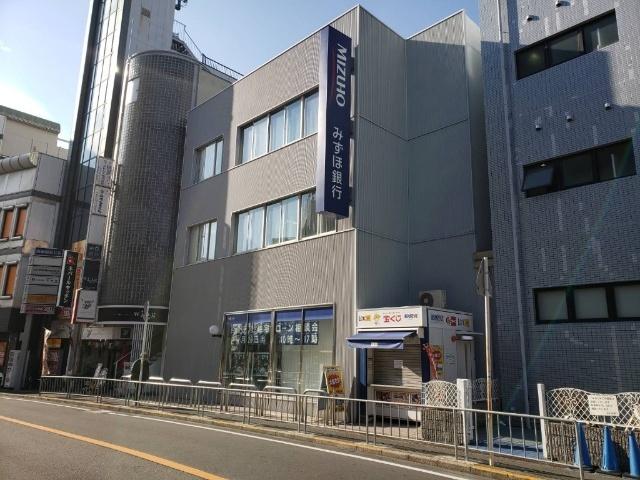 みずほ銀行池田支店：147m