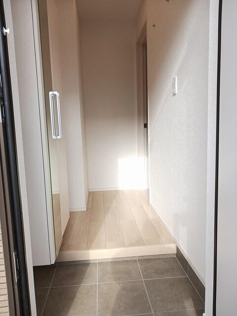ライズ瑞穂（102） 玄関