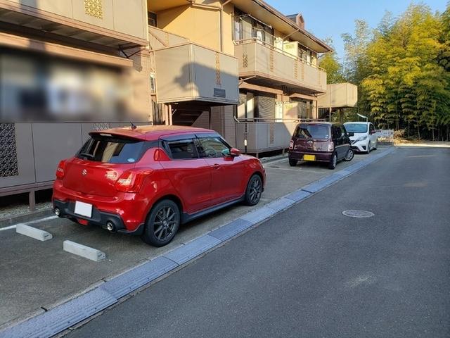 マイルドコート（101） 駐車場