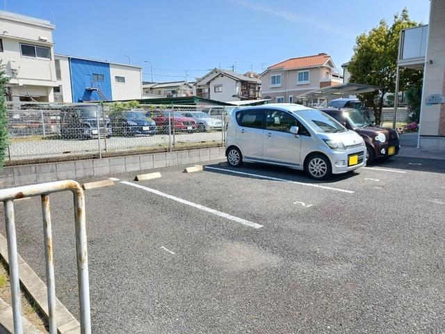 サンライズ（106） 駐車場