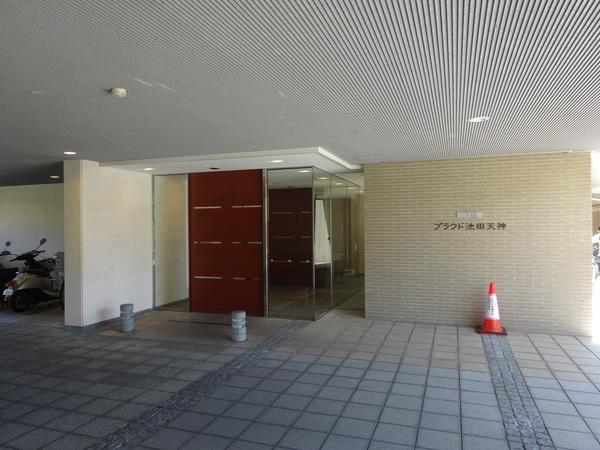 マンションエントランス