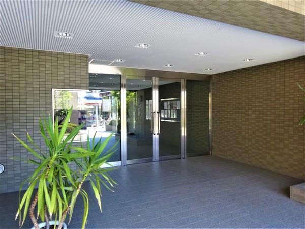 マンションエントランス