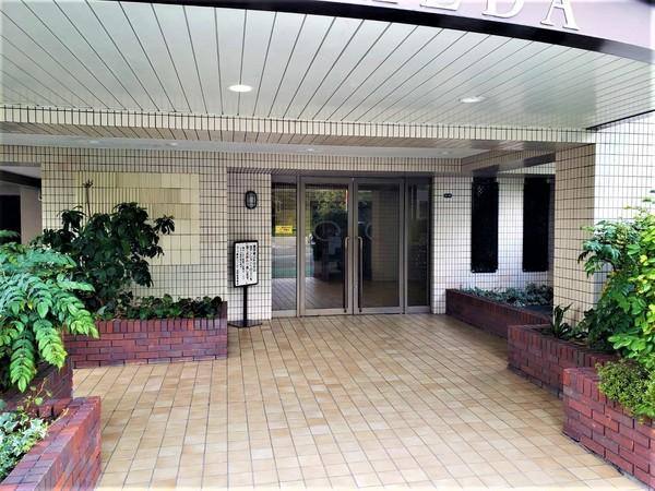 マンションエントランス