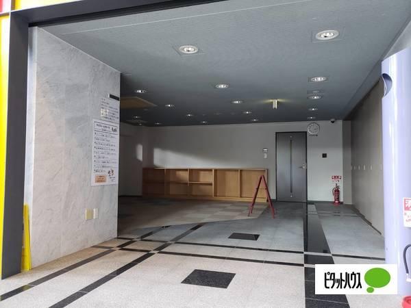 マンションエントランス