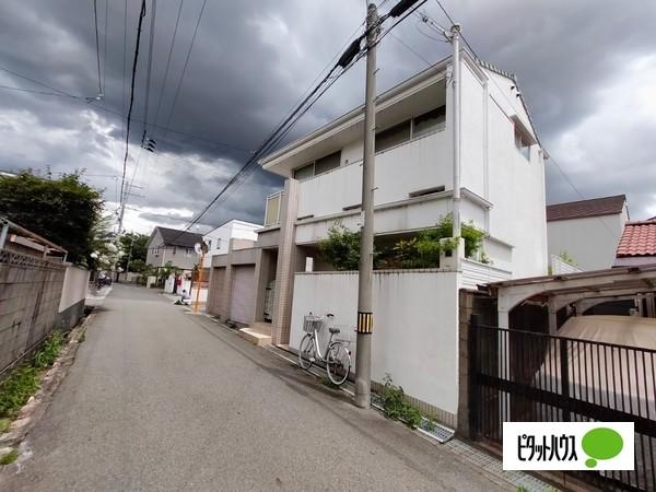 旭丘　５LDK 　全室7帖以上の戸建て 前面道路含む現地写真