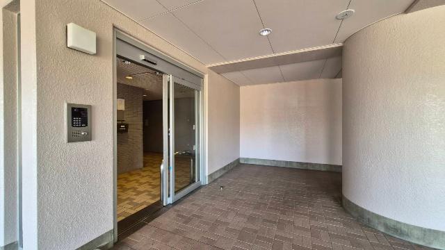 マンションエントランス