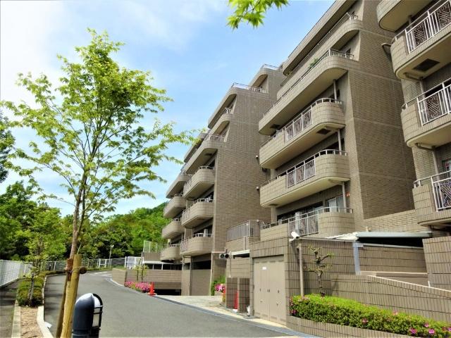 メロディハイム池田五月山ヒルズヴュー(戸建て感覚専有面積100㎡ 外観