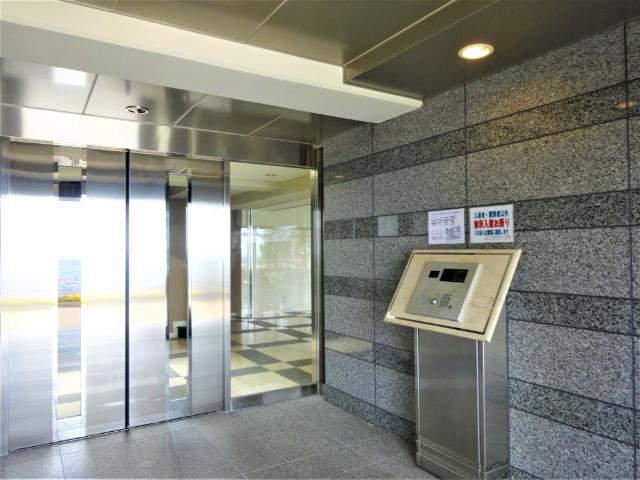 メロディハイム池田五月山ヒルズヴュー(戸建て感覚専有面積100㎡ エントランス