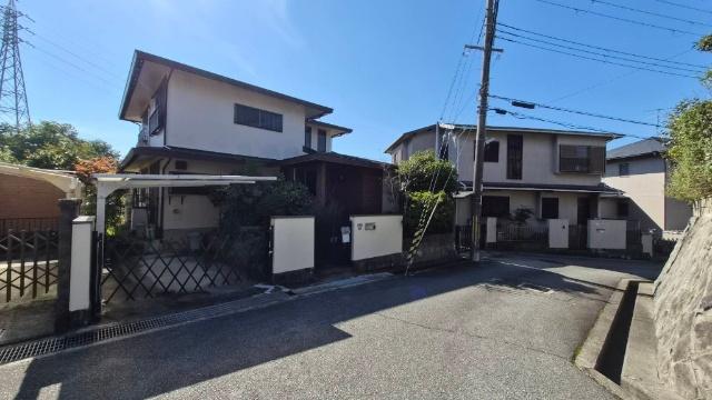 池田市伏尾台１丁目　全居室６帖以上　中古戸建 外観
