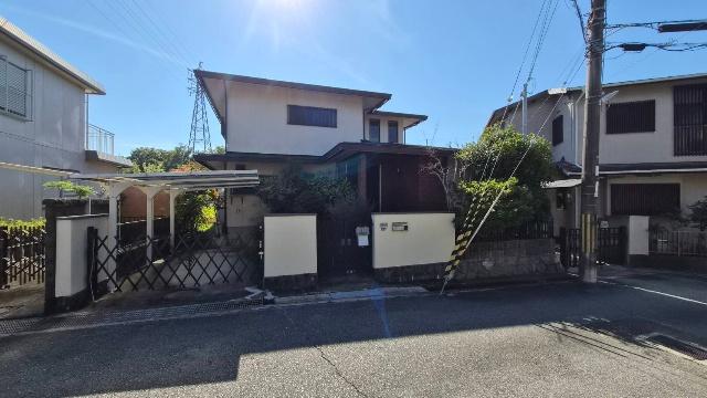 池田市伏尾台１丁目　全居室６帖以上　中古戸建 外観