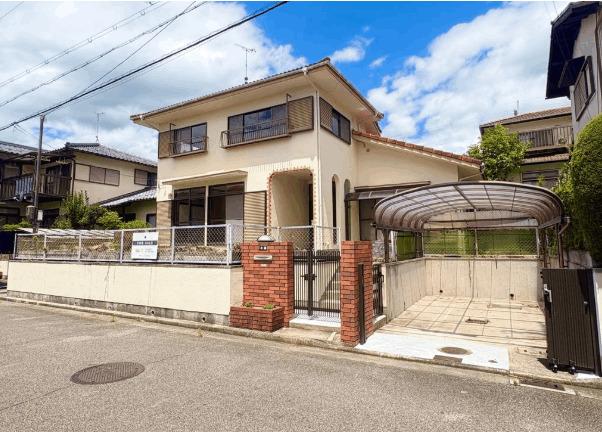 伏見台4丁目　中古戸建　南向きで陽当り良好！前道幅員6.2ｍの開 外観