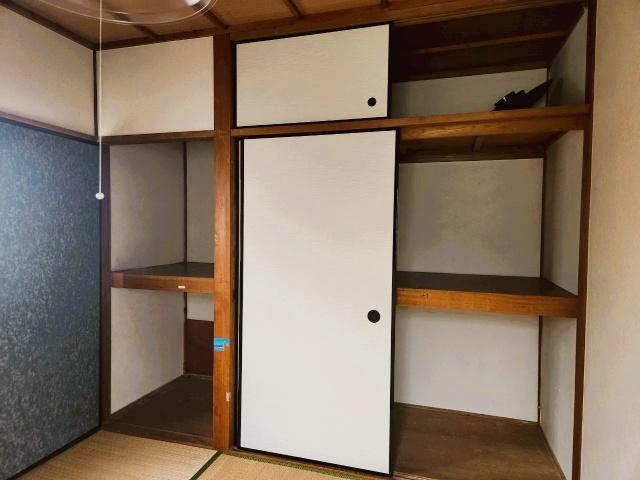 生駒市西松ヶ丘(オーナチェンジ)中古戸建 収納