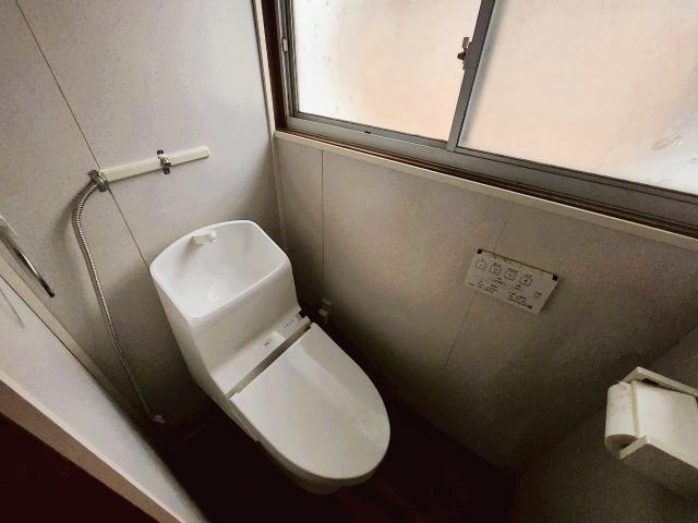 生駒市西松ヶ丘(オーナチェンジ)中古戸建 トイレ