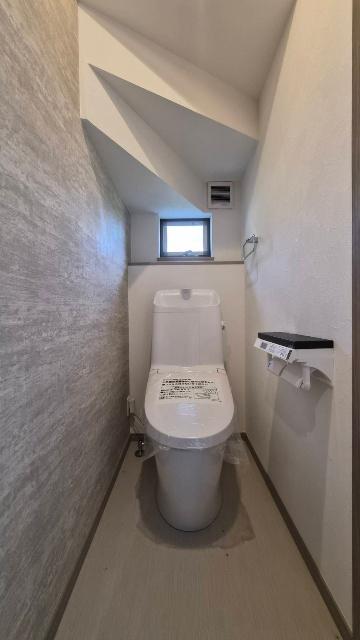 池田市畑４丁目　新築戸建　１号地　並列駐車２台可能！ トイレ