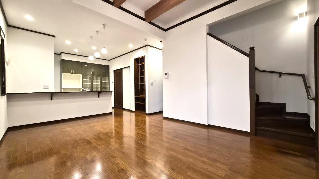 猪名川町つつじが丘２丁目中古戸建　リフォーム済物件 リビング
