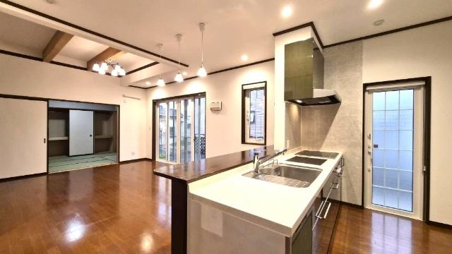 猪名川町つつじが丘２丁目中古戸建　リフォーム済物件 リビング