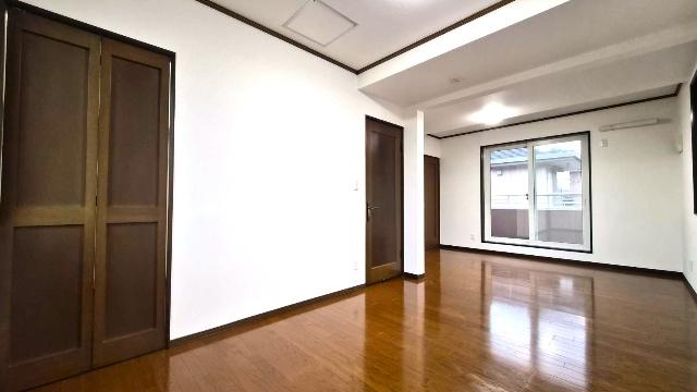猪名川町つつじが丘２丁目中古戸建　リフォーム済物件 リビング