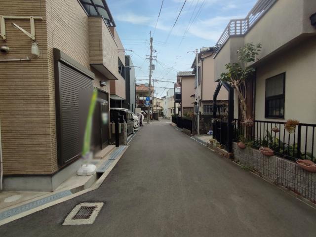 池田市井口堂3丁目　中古戸建 前面道路含む現地写真