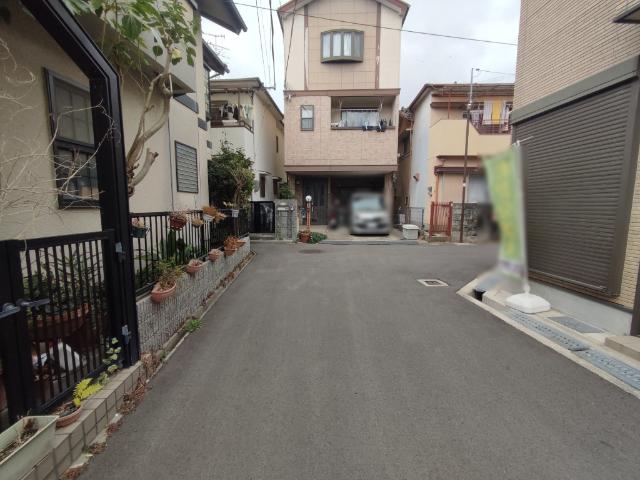 池田市井口堂3丁目　中古戸建 前面道路含む現地写真