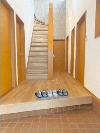 池田市伏尾台３丁目　R8年4月リフォーム済・南向き5SLDK　中古戸 玄関