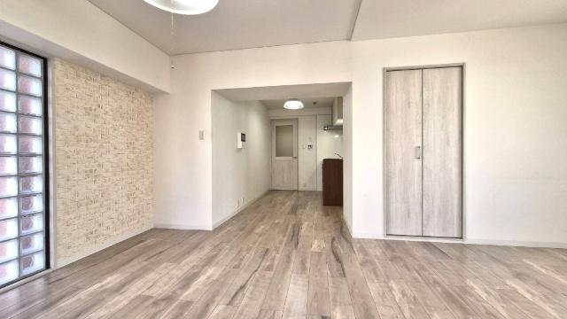 ライオンズマンション上六第三 リビング