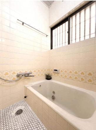 伏見台4丁目　中古戸建　南向きで陽当り良好！前道幅員6.2ｍの開 バス／シャワー