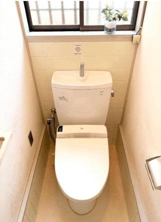 伏見台4丁目　中古戸建　南向きで陽当り良好！前道幅員6.2ｍの開 トイレ