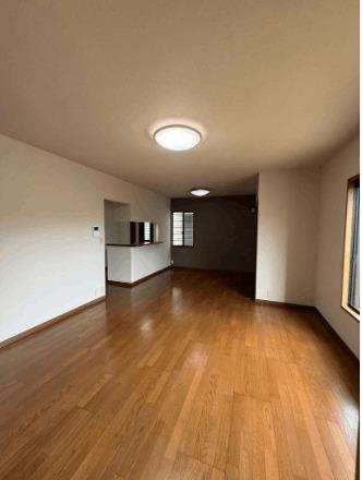 伏尾台5丁目　中古戸建　積水ハウス施工・水回り一式新調！庭付 リビング