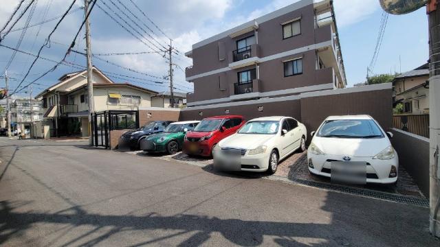 センチュリーコート池田・姫室町 駐車場