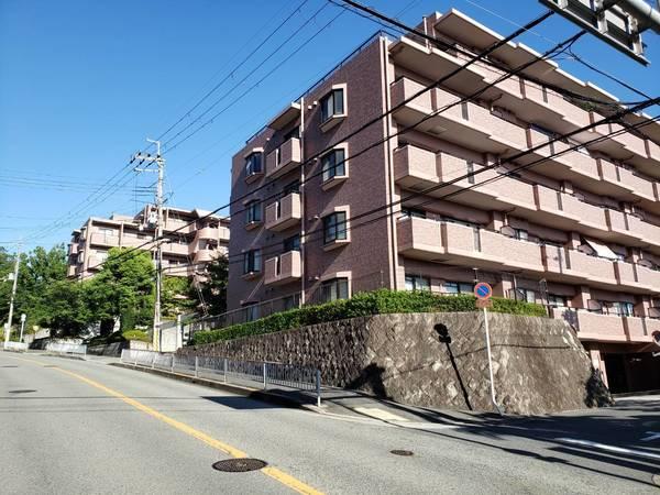 総戸数152戸の大規模マンションです