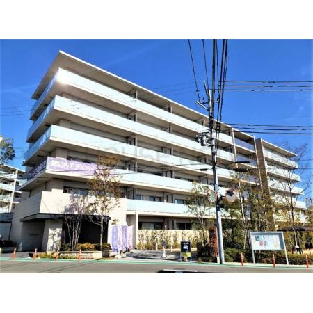 落ち着きのあるモダンなデザイン