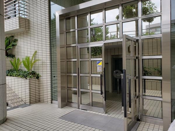 インペリアル池田城山町 エントランス
