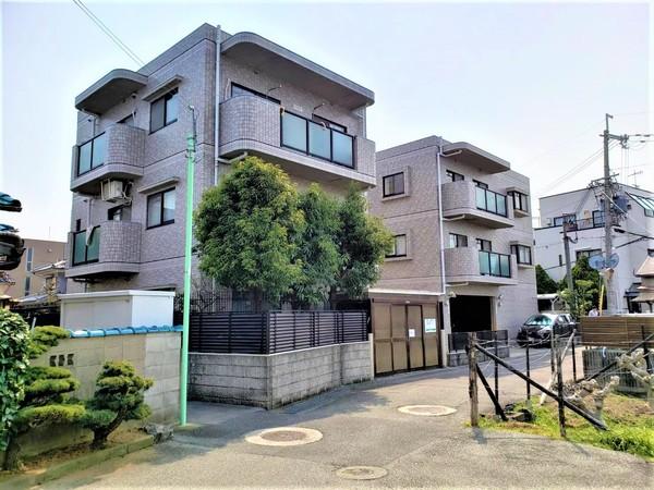 落ち着いたグレーのタイル張り