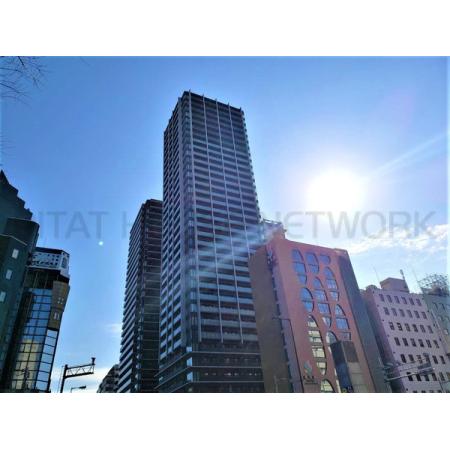 地上36階建ての高級分譲マンションです！