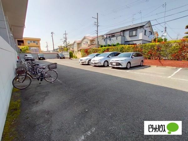 コスモ池田 駐車場
