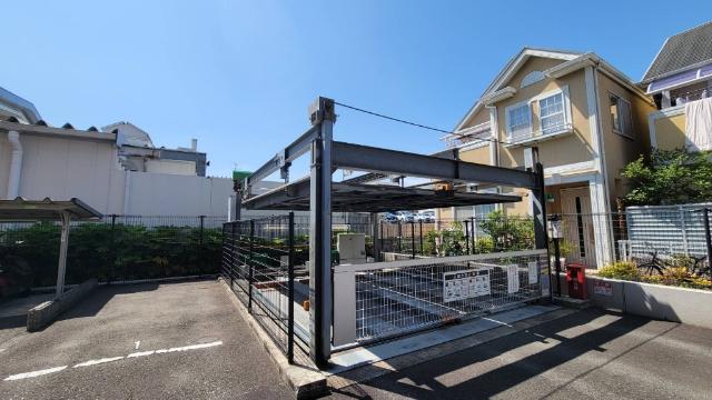 サーパス池田 駐車場